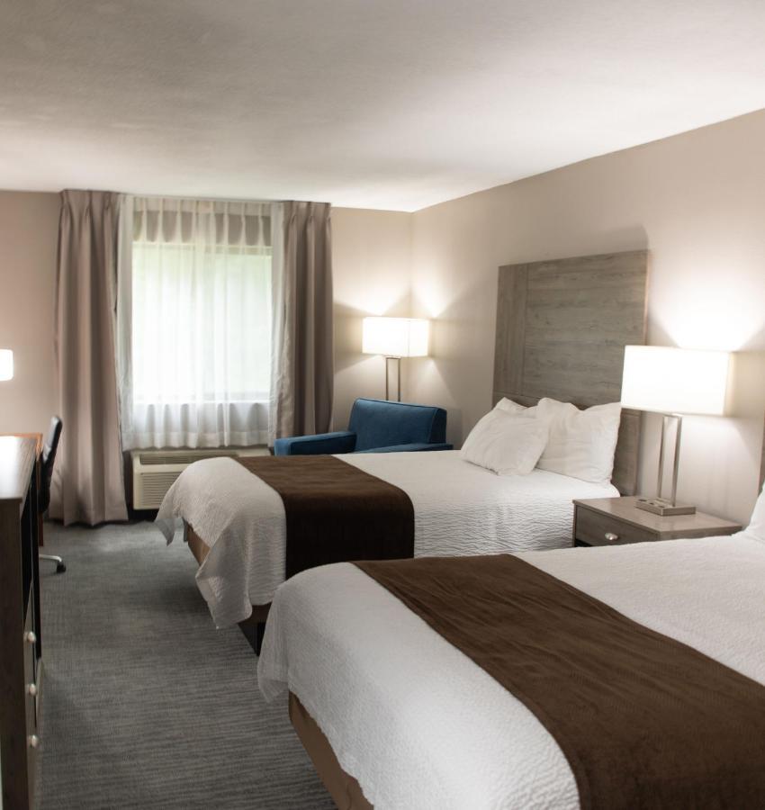 Lomira Inn And Suites ภายนอก รูปภาพ