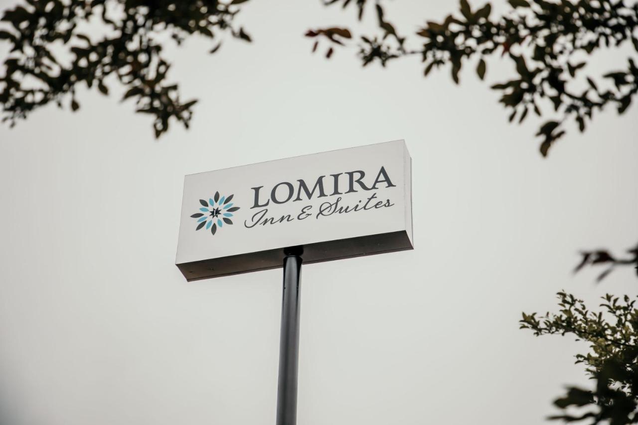 Lomira Inn And Suites ภายนอก รูปภาพ