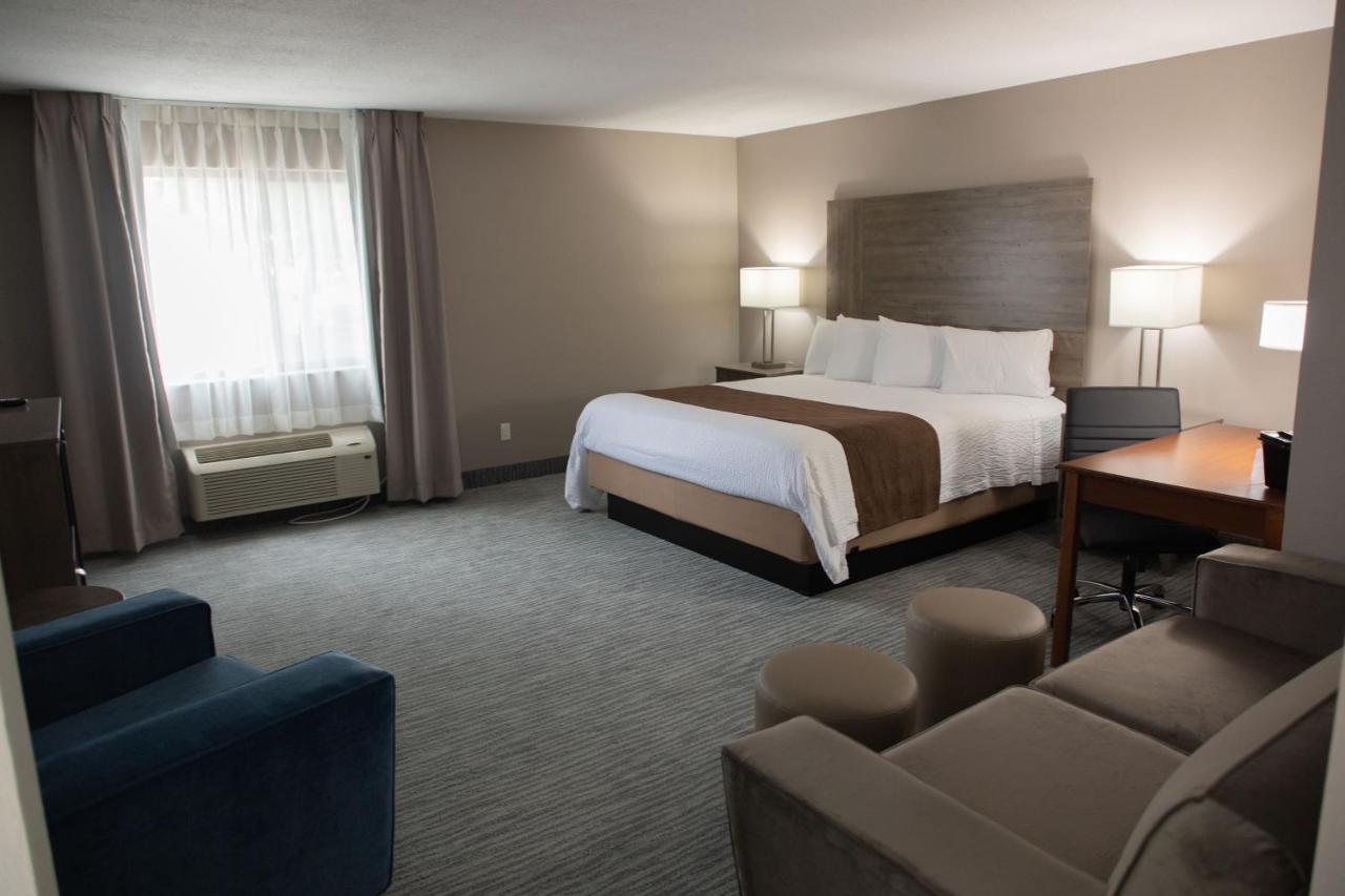 Lomira Inn And Suites ภายนอก รูปภาพ