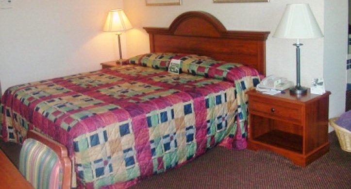 Lomira Inn And Suites ภายนอก รูปภาพ